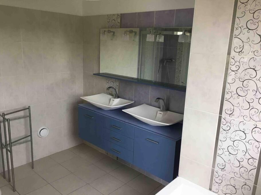 Gite De La Poupardiere, Maison De Campagne En Bordure De Riviere - 2 Nuits Minimum Villa Les Cresnays Ngoại thất bức ảnh